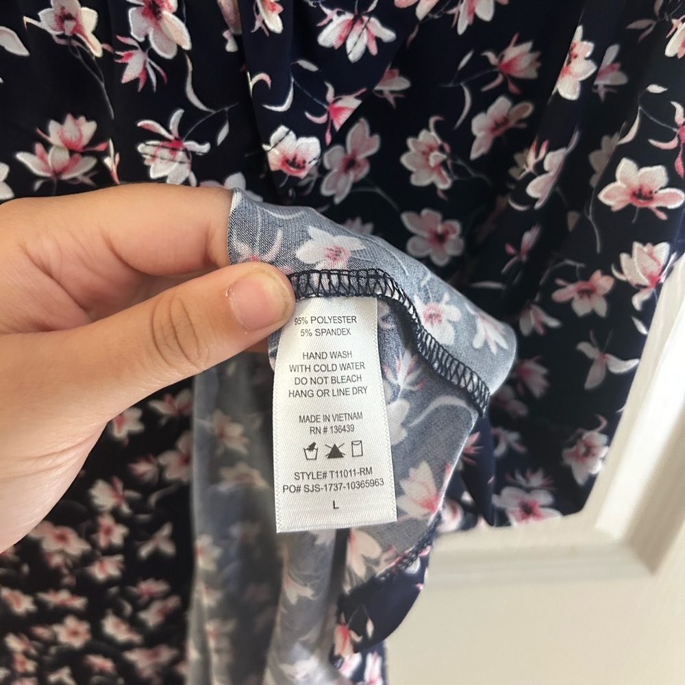SJS Black and Pink Floral Tank Top Blouse
Size: - Picture 6 of 7